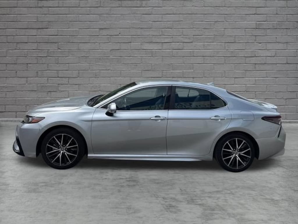 Used 2023 Toyota Camry SE