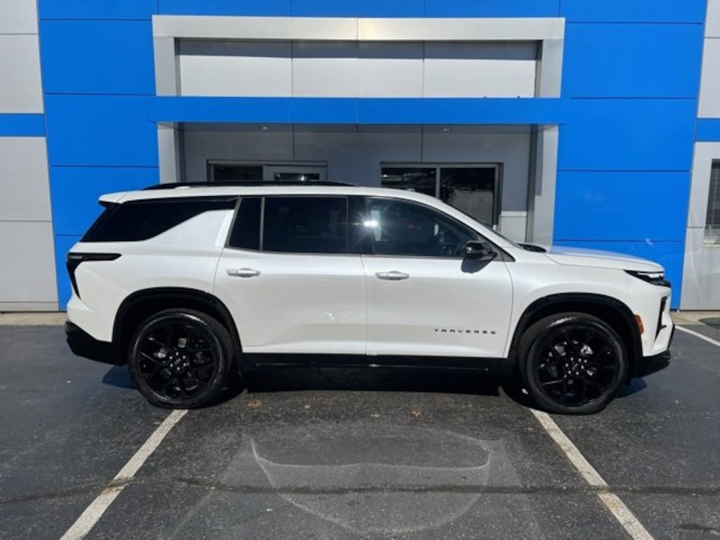 Used 2025 Chevrolet Traverse RS SUV