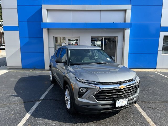 2026 Chevrolet Trailblazer LS photo 2