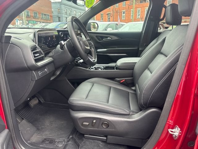 2024 Chevrolet Traverse 2LT - Photo 11