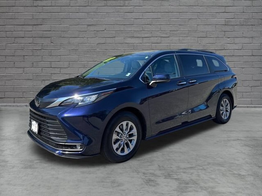 Used 2026 Toyota Sienna XLE
