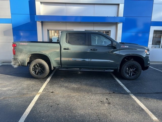2025 Chevrolet Silverado 1500 LT Trail Boss photo 3