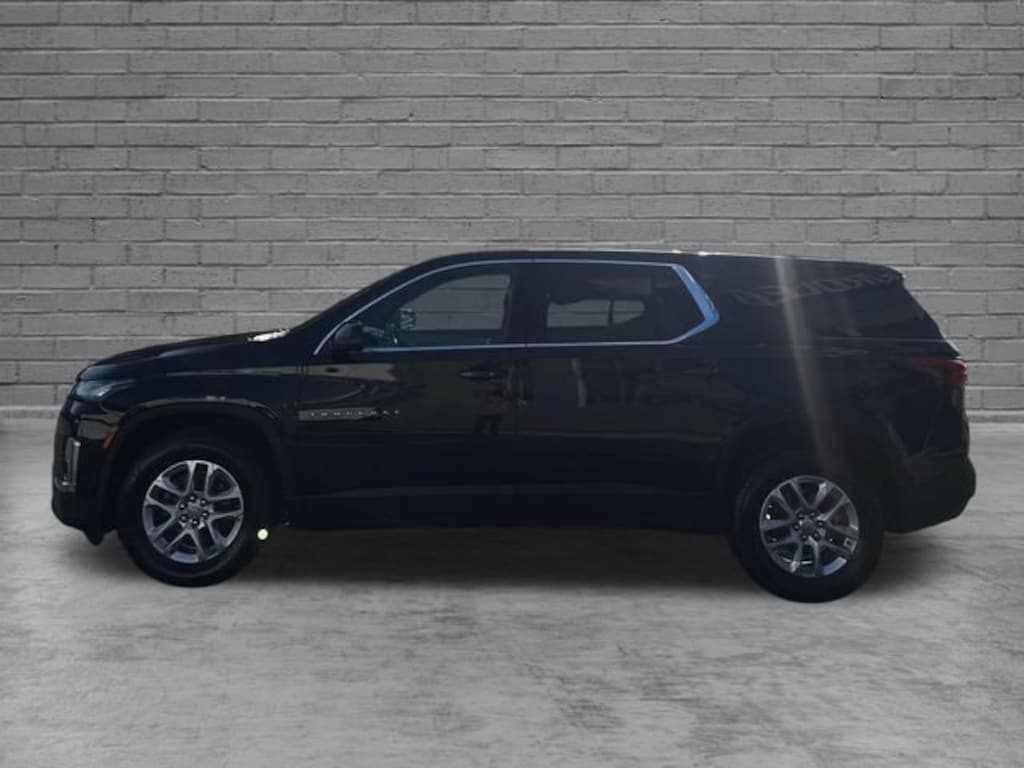 Used 2023 Chevrolet Traverse LS SUV