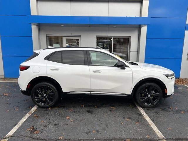 2023 Buick Envision Essence photo 2