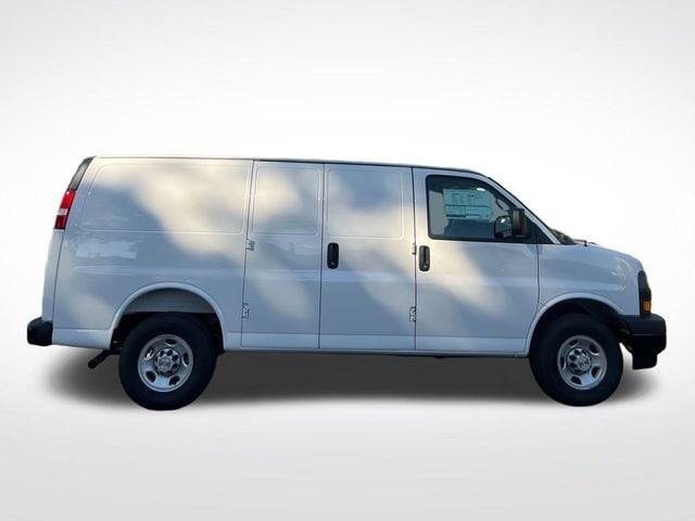 2026 Chevrolet Express Cargo Work Van - Photo 8