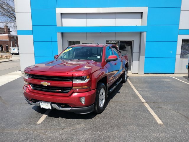 Used 2018 Chevrolet Silverado 1500 LT with VIN 3GCUKREC1JG162543 for sale in Putnam, CT