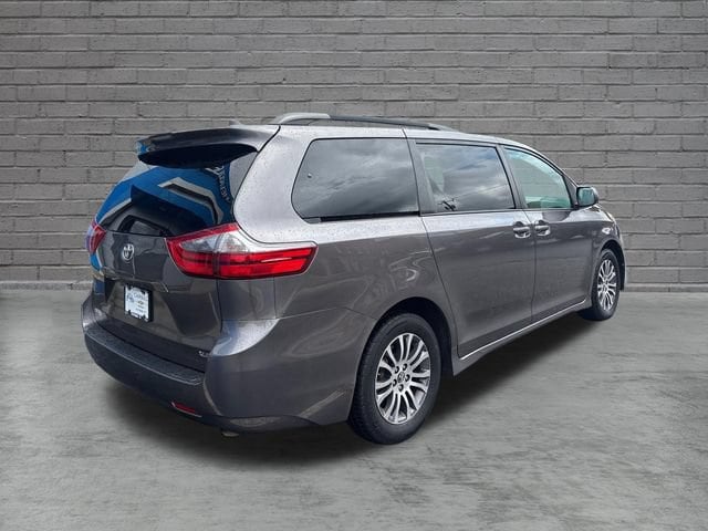 2020 Toyota Sienna XLE - Photo 7