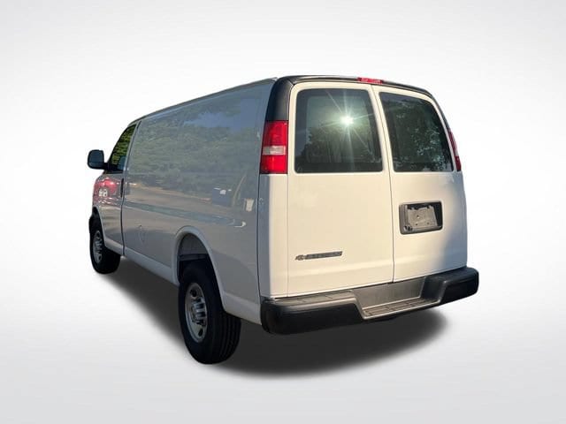 2026 Chevrolet Express Cargo Work Van - Photo 5