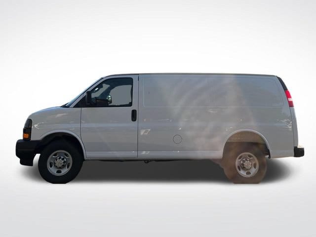 2026 Chevrolet Express Cargo Work Van - Photo 4
