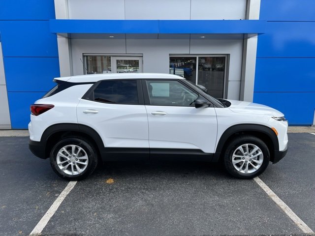 2026 Chevrolet Trailblazer LS photo 3