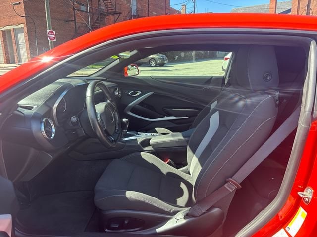 2019 Chevrolet Camaro 1LT - Photo 10