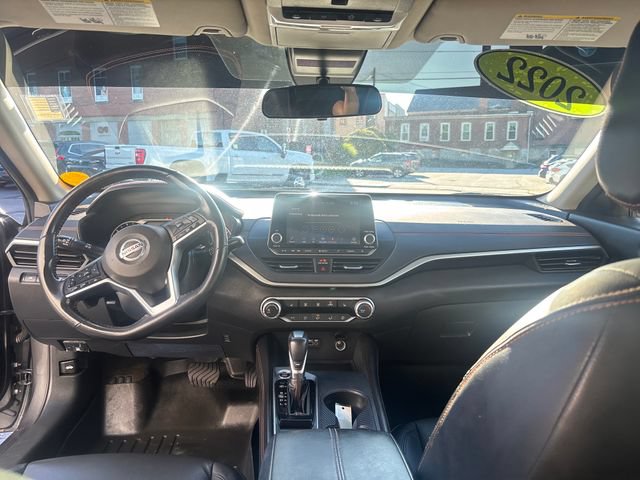 2022 Nissan Altima SR - Photo 10