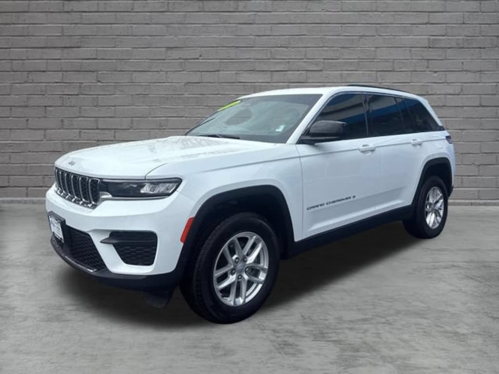 Used 2025 Jeep Grand Cherokee Laredo X 4x4 SUV