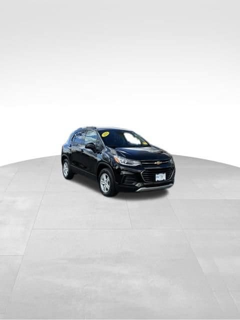Used 2021 Chevrolet Trax LT with VIN KL7CJPSB5MB352063 for sale in Putnam, CT