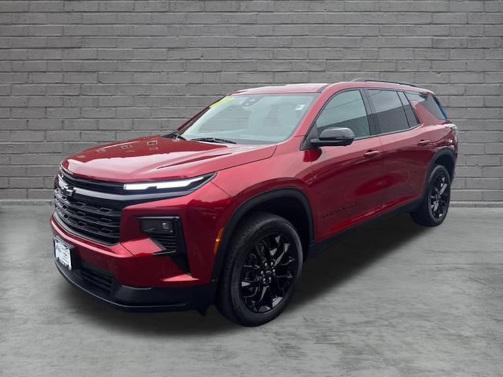 Used 2024 Chevrolet Traverse LT SUV