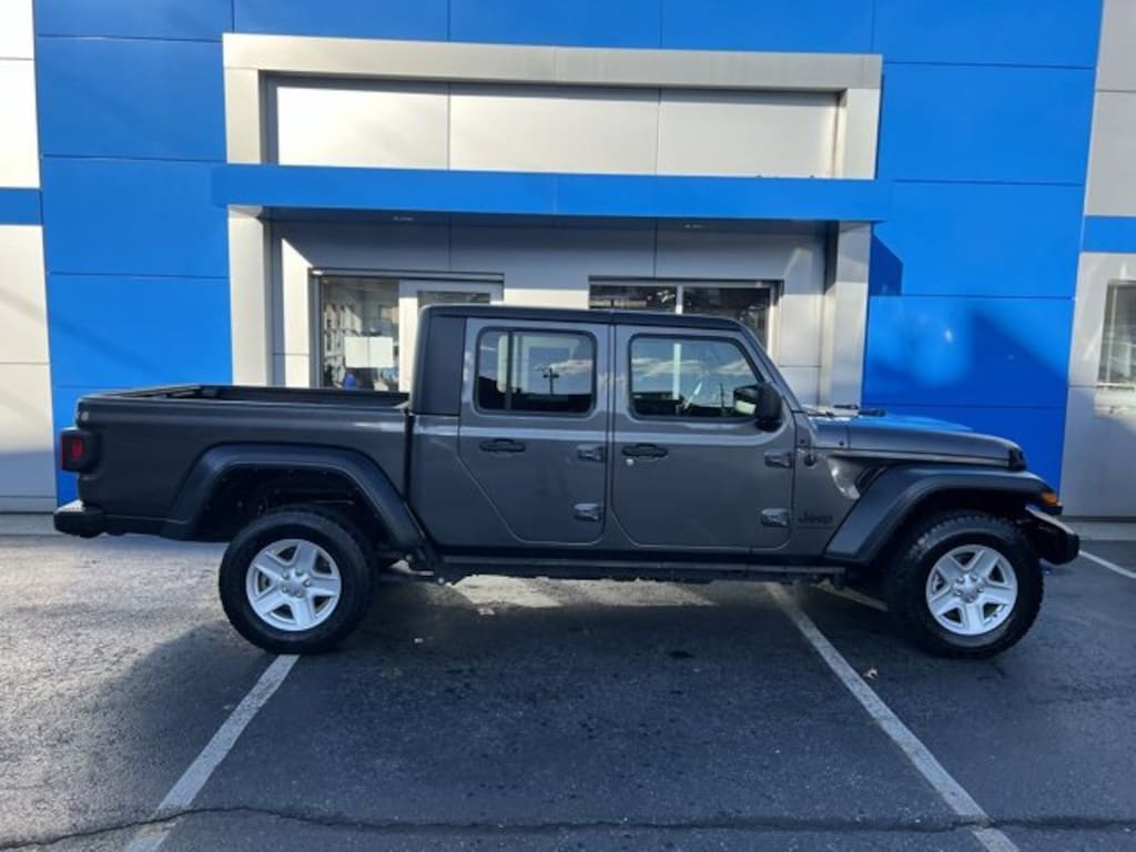 Used 2023 Jeep Gladiator Sport S
