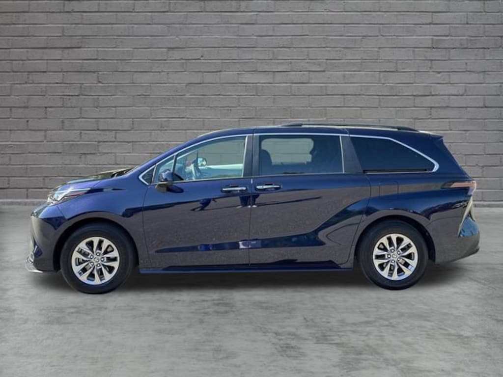 Used 2026 Toyota Sienna XLE