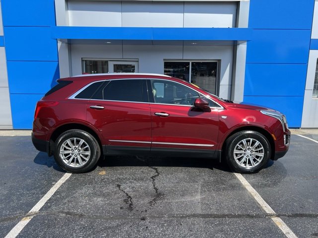 2017 Cadillac XT5 Luxury photo 2