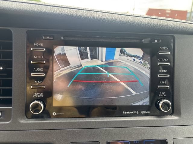 2020 Toyota Sienna XLE - Photo 19