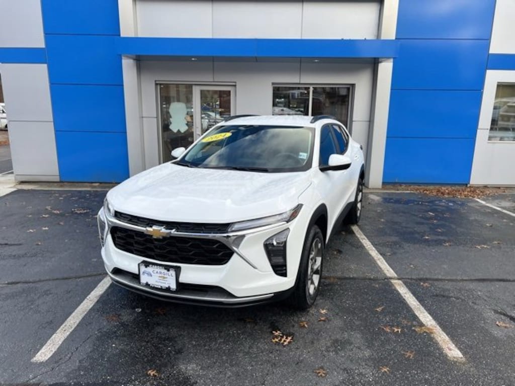 Used 2024 Chevrolet Trax LT SUV