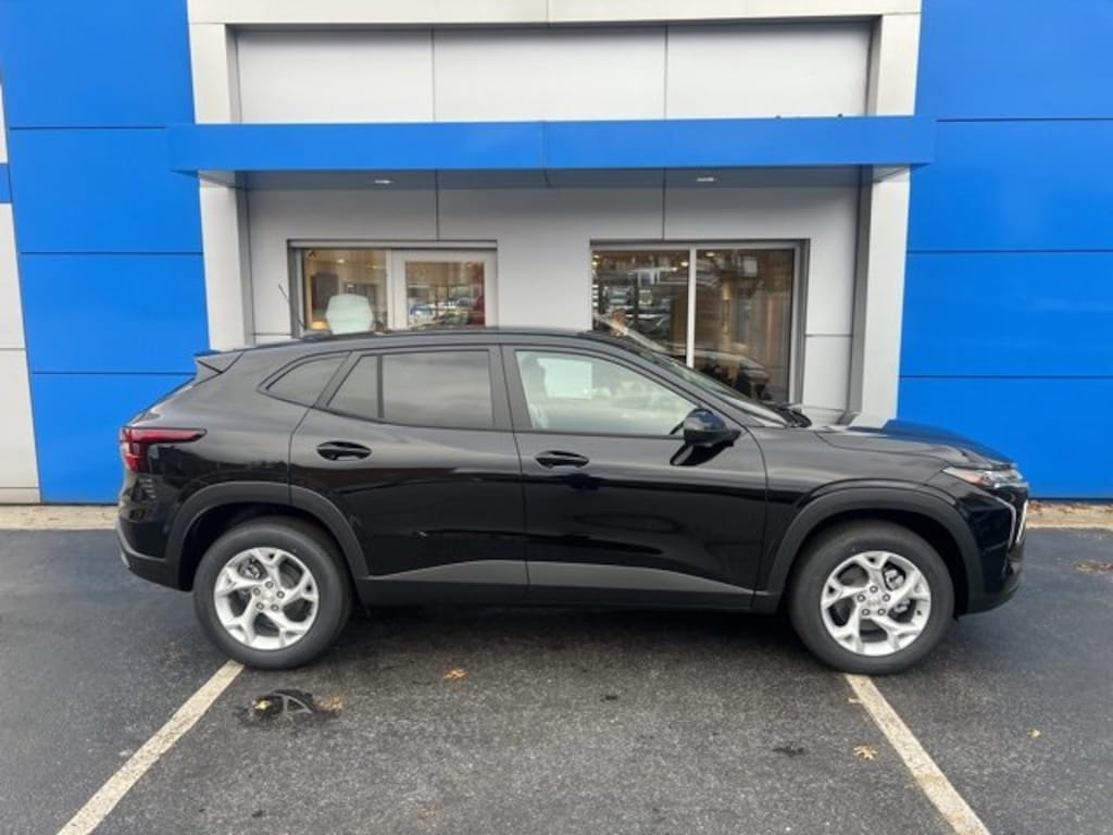New 2026 Chevrolet Trax LS SUV
