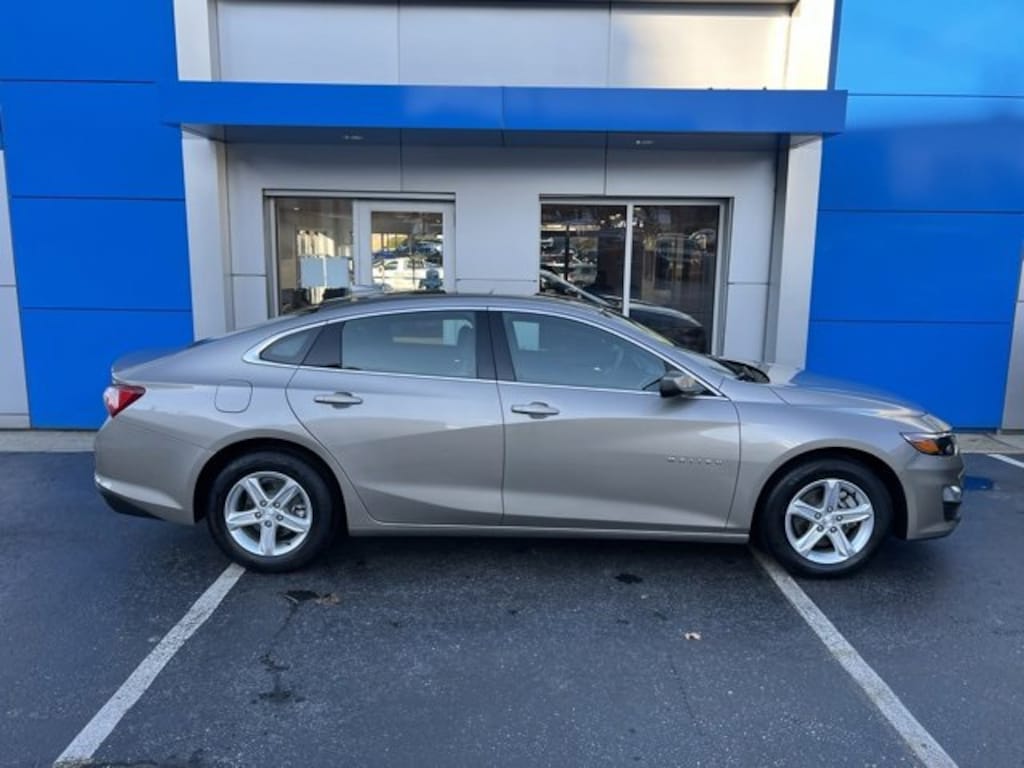 Used 2022 Chevrolet Malibu LT Car