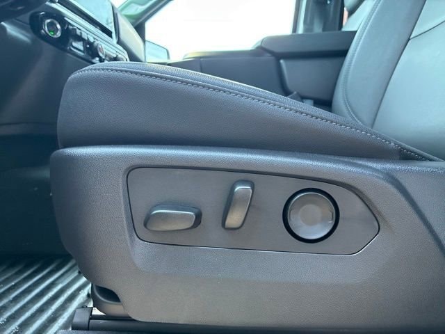 2025 Chevrolet Silverado 1500 LT - Photo 14