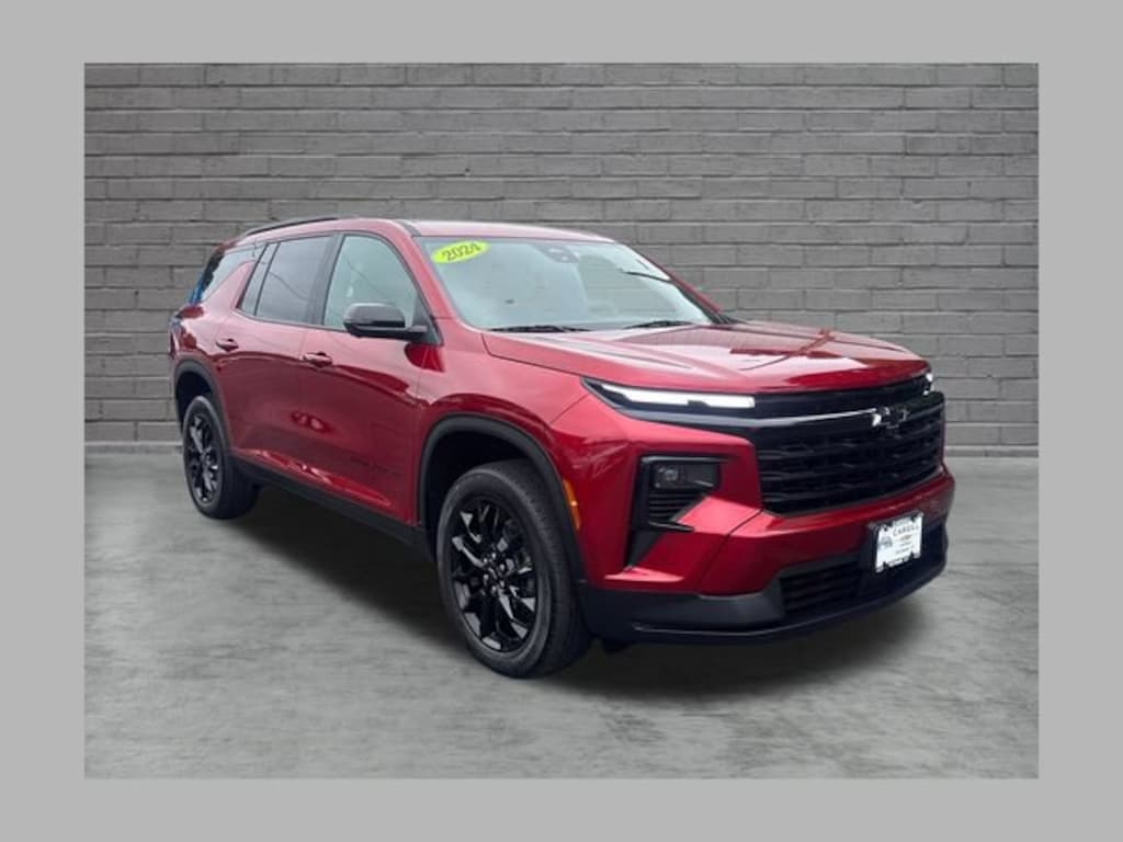 Used 2024 Chevrolet Traverse LT SUV