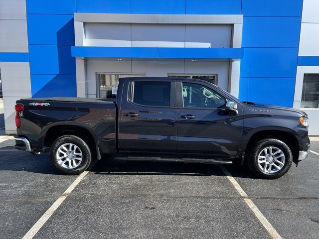2022 Chevrolet Silverado 1500 LT photo 3
