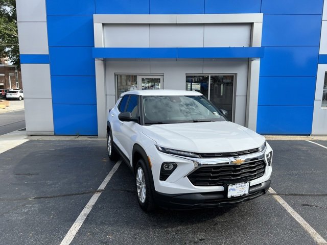 2026 Chevrolet Trailblazer LS photo 2