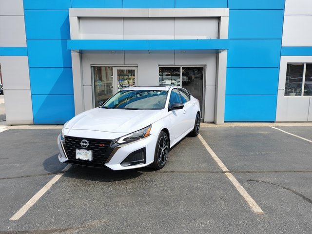 Used 2025 Nissan Altima SR with VIN 1N4BL4CW4SN311241 for sale in Putnam, CT