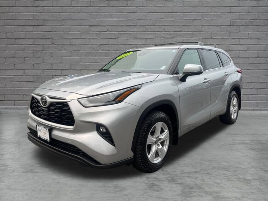 Used 2023 Toyota Highlander LE SUV