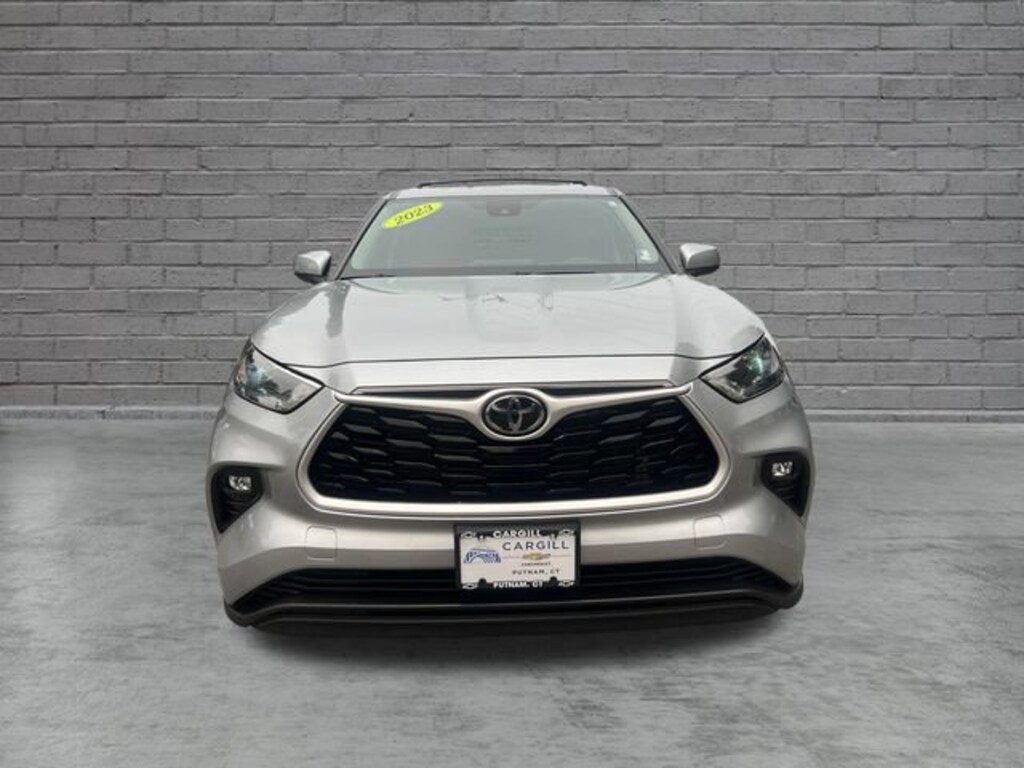 Used 2023 Toyota Highlander LE SUV