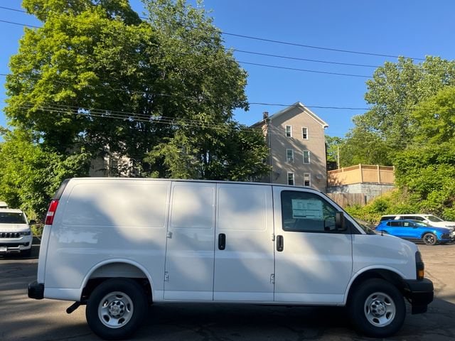 2026 Chevrolet Express Cargo Work Van - Photo 8