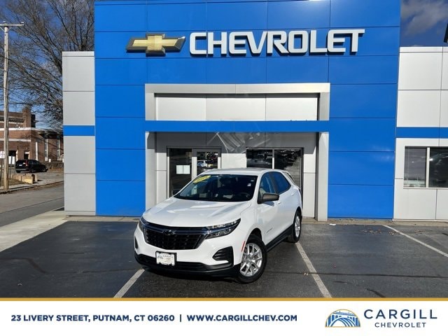 2022 Chevrolet Equinox LS's photo