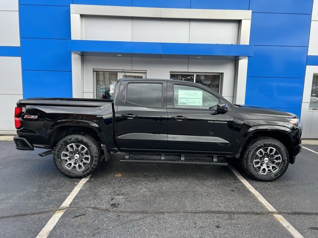 2026 Chevrolet Colorado Z71 photo 3