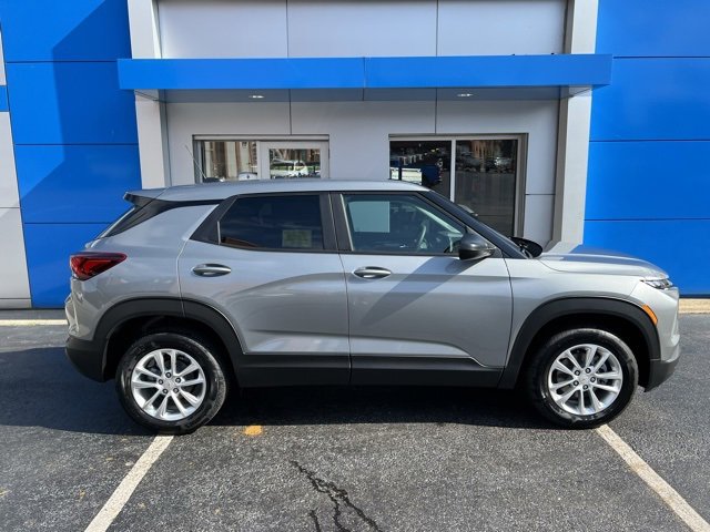 2026 Chevrolet Trailblazer LS photo 3