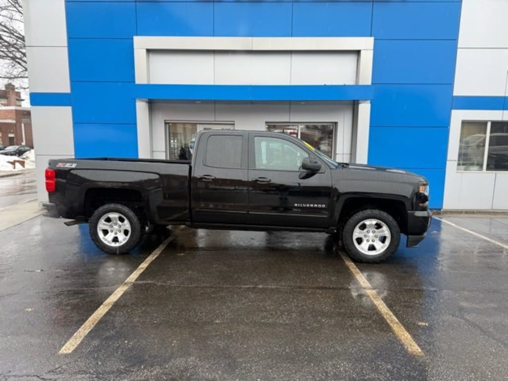 Used 2017 Chevrolet Silverado 1500 LT Truck