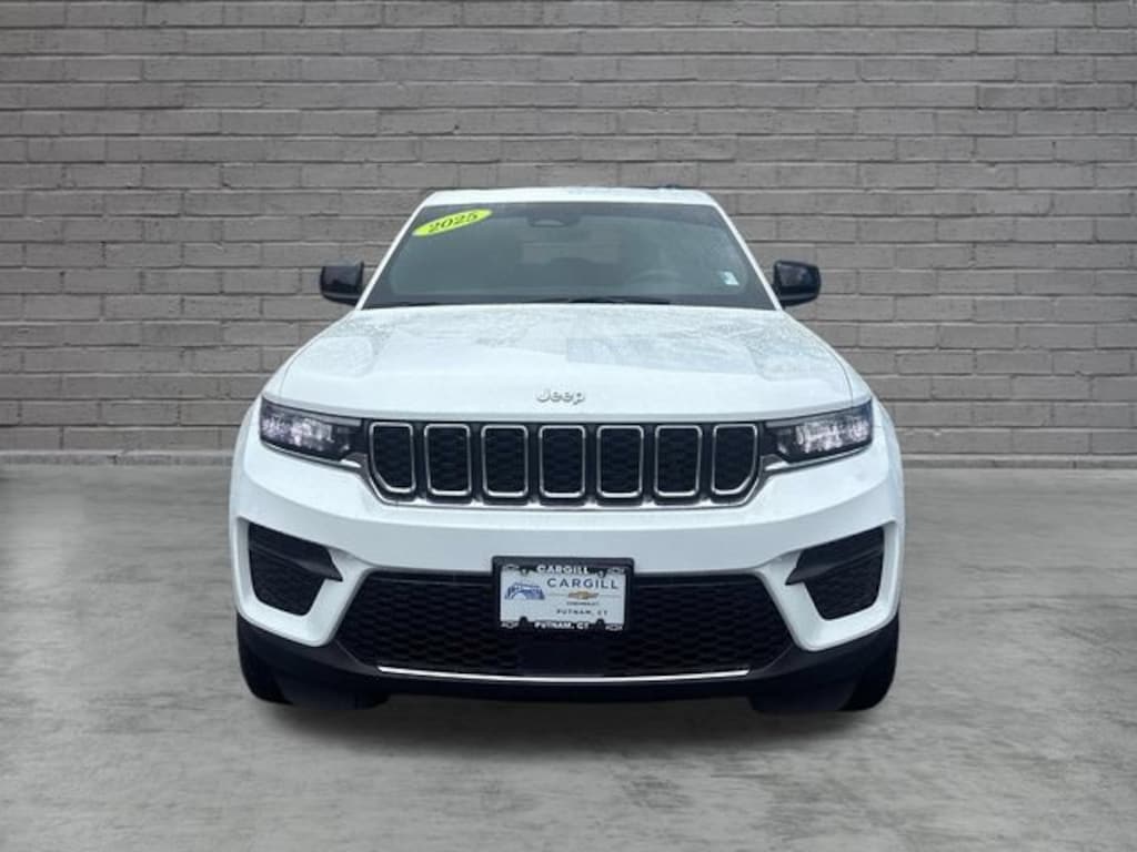 Used 2025 Jeep Grand Cherokee Laredo X 4x4 SUV