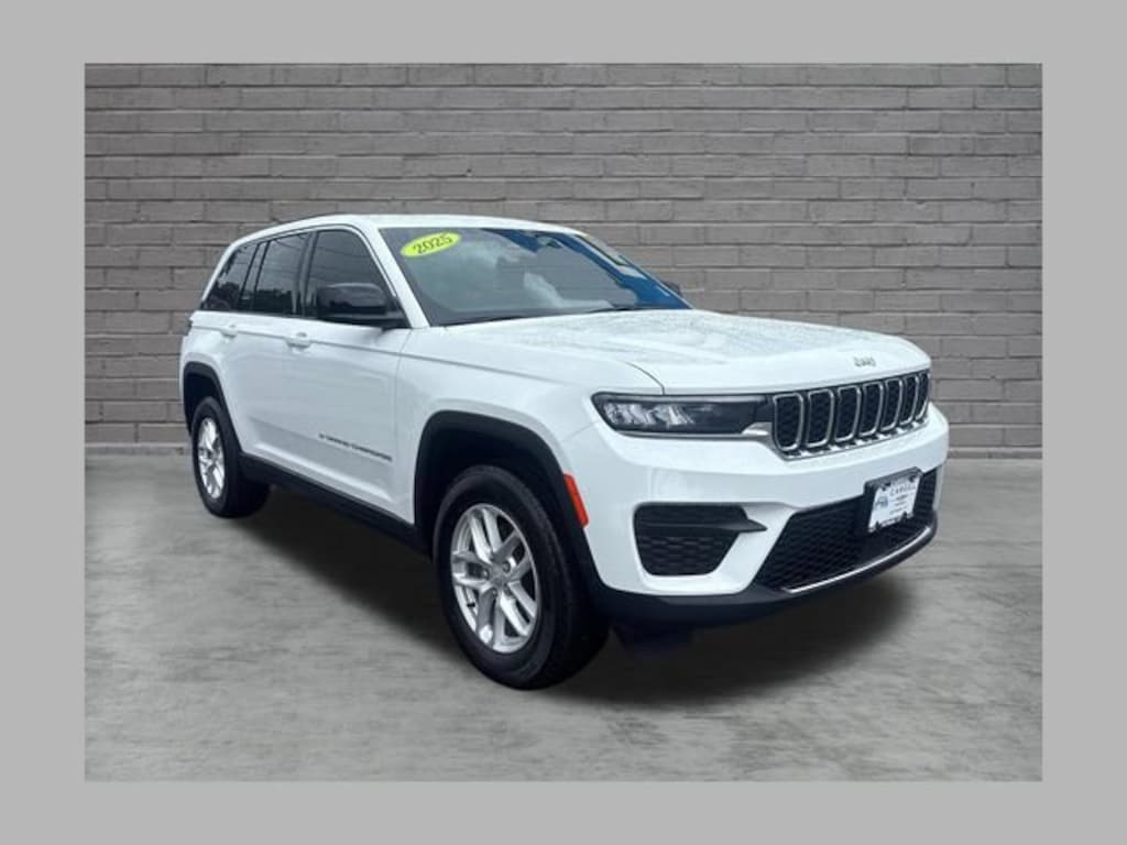 Used 2025 Jeep Grand Cherokee Laredo X 4x4 SUV