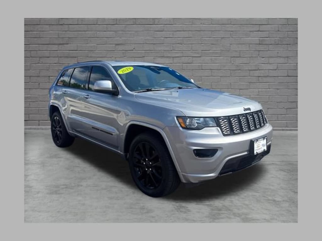 Used 2019 Jeep Grand Cherokee Altitude 4x4 SUV