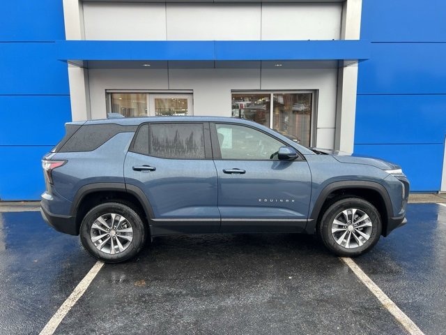 2026 Chevrolet Equinox LT photo 2