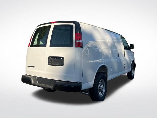 2026 Chevrolet Express Cargo Work Van - Photo 7