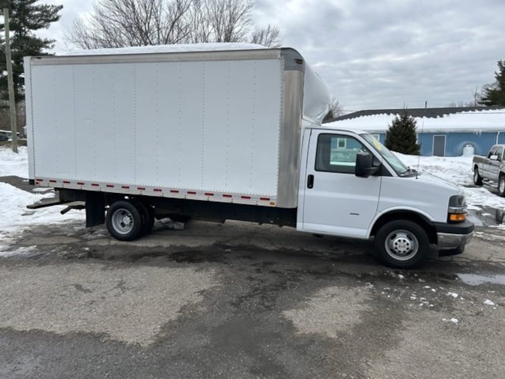 Used 2018 Chevrolet Express Cutaway 3500 Work Van Cutaway Van