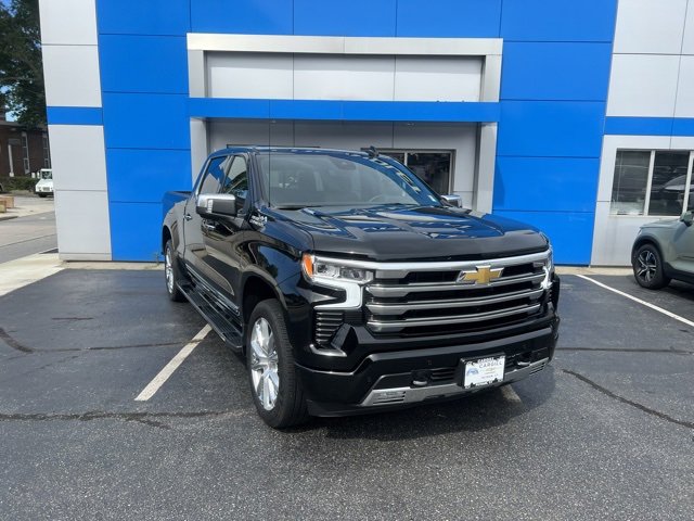 2025 Chevrolet Silverado 1500 High Country photo 3