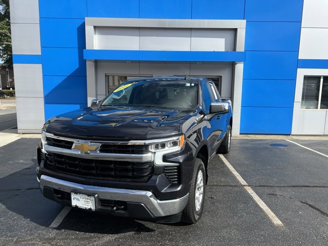 2022 Chevrolet Silverado 1500 LT photo 2