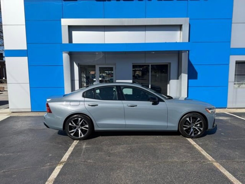 Used 2024 Volvo S60 B5 Core Dark Theme Sedan