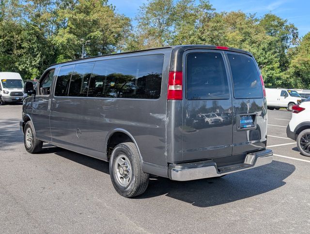 2016 Chevrolet Express 3500 Passenger Van photo 3
