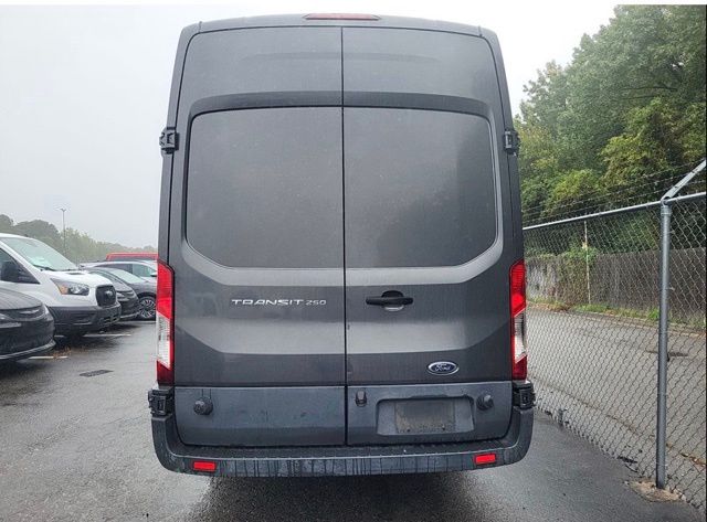 2017 Ford Transit photo 2
