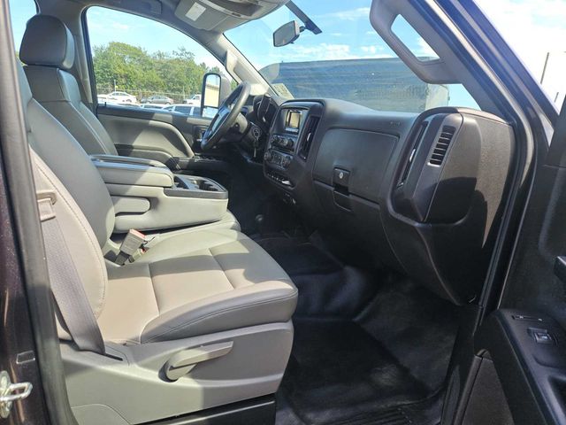 2015 Chevrolet Silverado 3500HD photo 3
